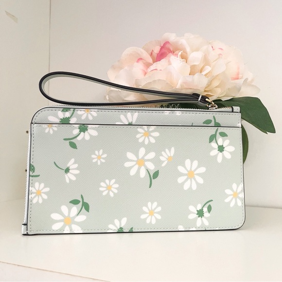 Kate Spade Lucy Day Tripper Medium L-Zip Wristlet - Picture 6 of 9